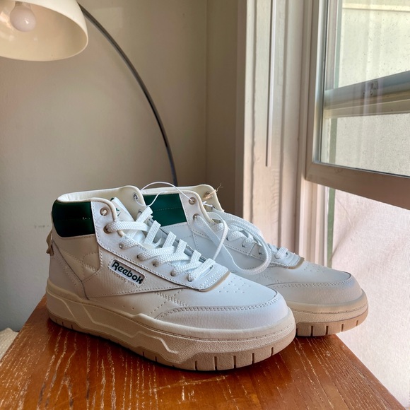 Reebok Women's Tech Geo Classic Hi High Top Sneaker Alabaster/Dark Green 8 NEW - Picture 1 of 6